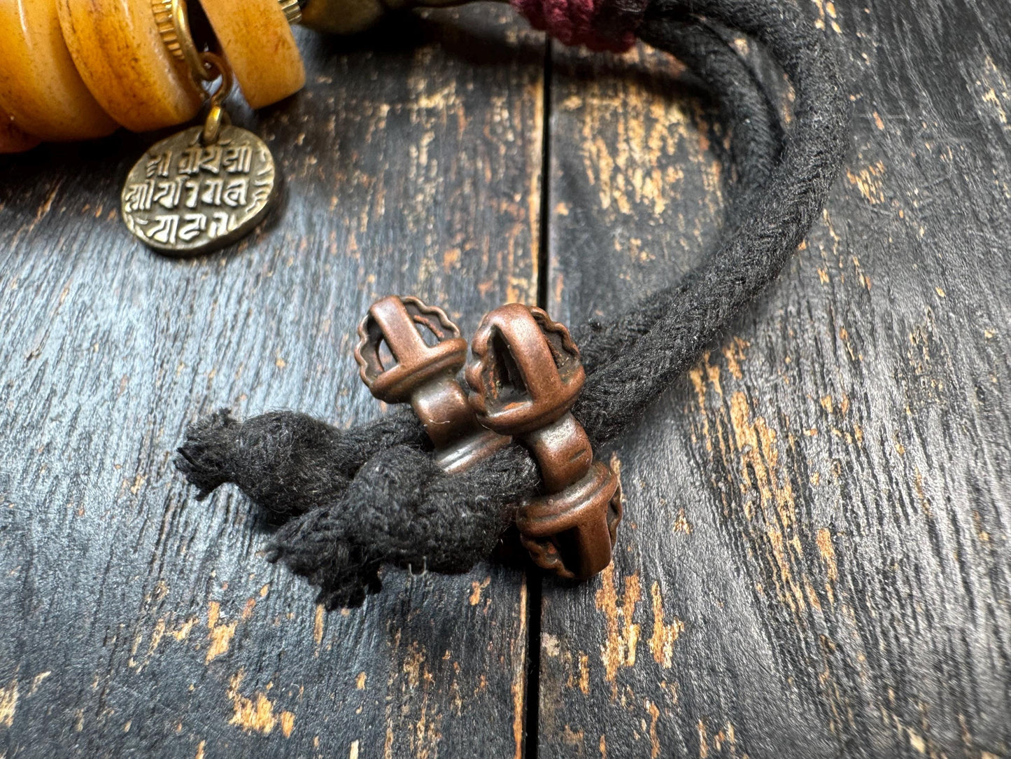 Vintage Tibetan Yak Bone Bracelet Mala – Brass Guru Bead & Rudraksha Accent – Adjustable Himalayan Wrist Mala – Rustic Buddhist Prayer Brace
