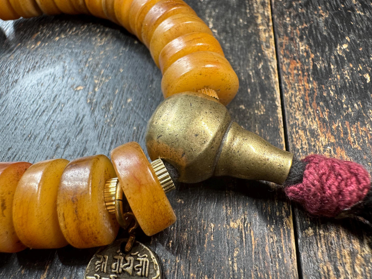 Vintage Tibetan Yak Bone Bracelet Mala – Brass Guru Bead & Rudraksha Accent – Adjustable Himalayan Wrist Mala – Rustic Buddhist Prayer Brace