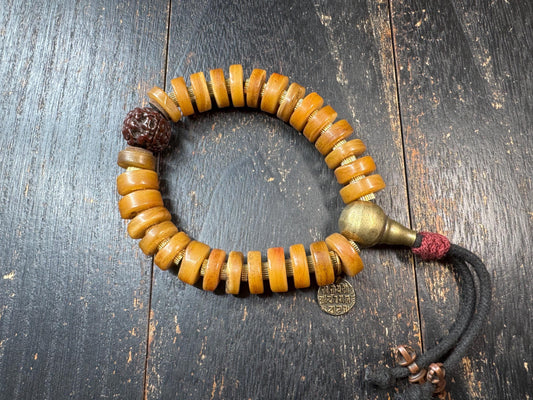 Vintage Tibetan Yak Bone Bracelet Mala – Brass Guru Bead & Rudraksha Accent – Adjustable Himalayan Wrist Mala – Rustic Buddhist Prayer Brace