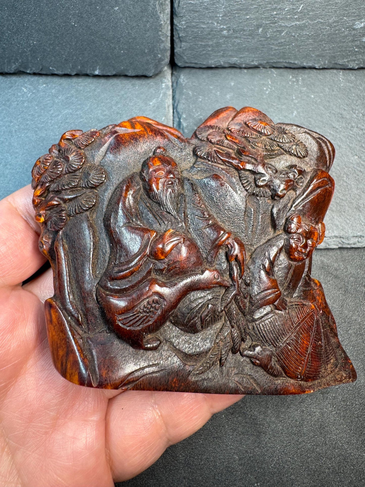 Vintage Chinese Horn Carving Ancient Scholar Sculpture – Hand Carved Literati Scene with Pine Tree – 4 x 3 Inch Oriental Desk Art.