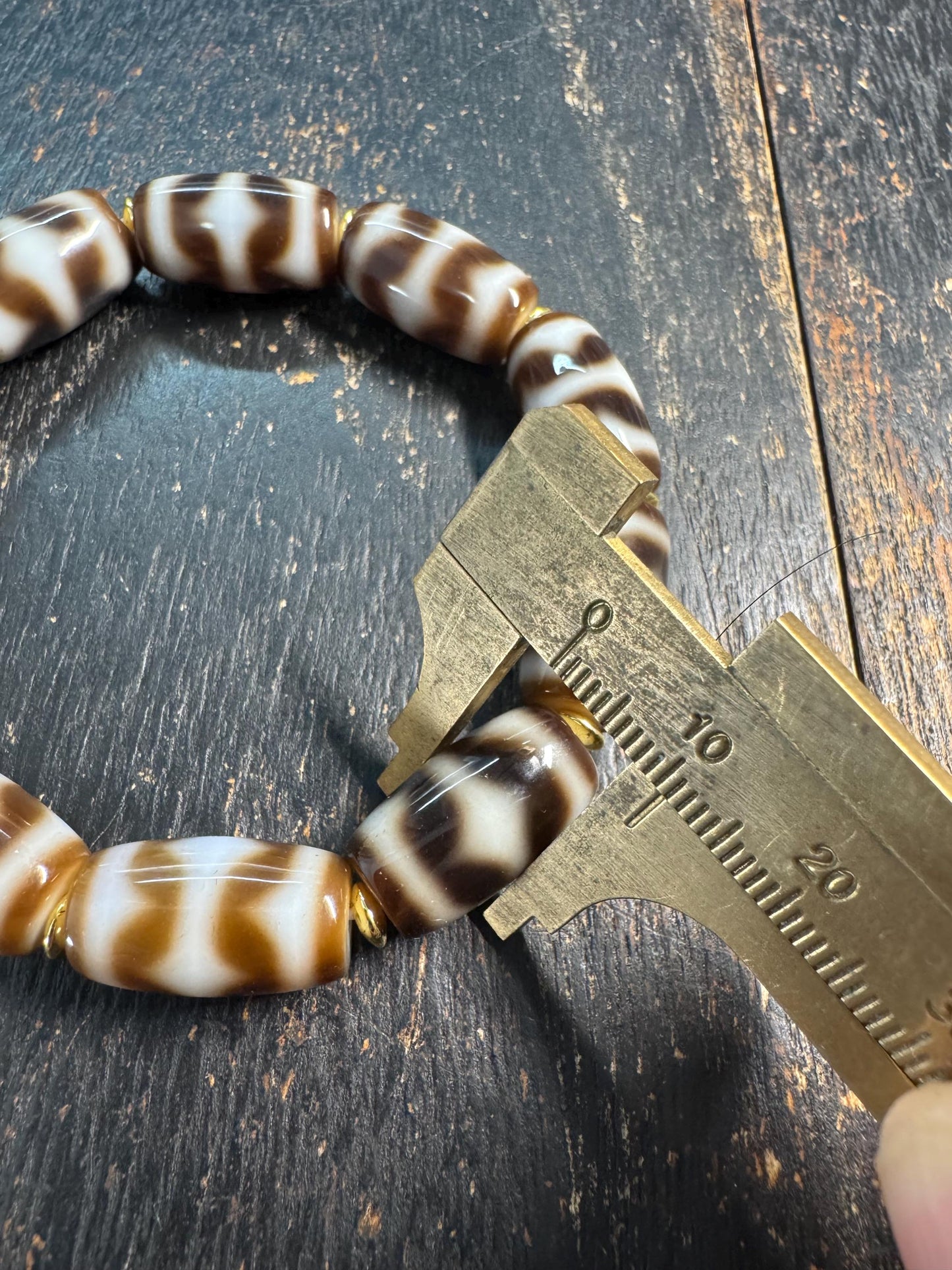 Vintage Tibetan Dzi Bead Bracelet – Brown & White Barrel Agate Beads, Himalayan Stretch Bracelet, Protection Jewelry