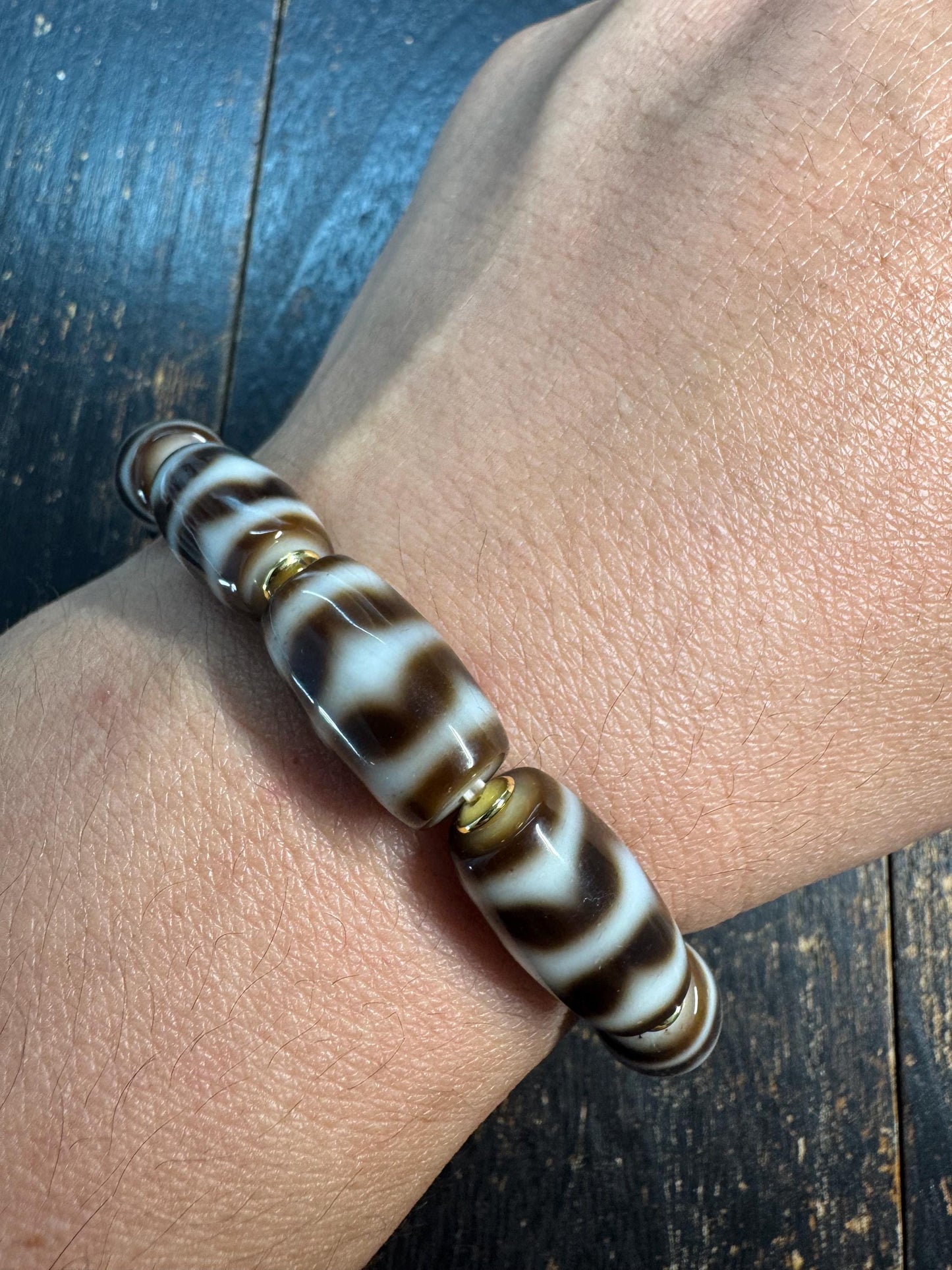 Vintage Tibetan Dzi Bead Bracelet – Brown & White Barrel Agate Beads, Himalayan Stretch Bracelet, Protection Jewelry