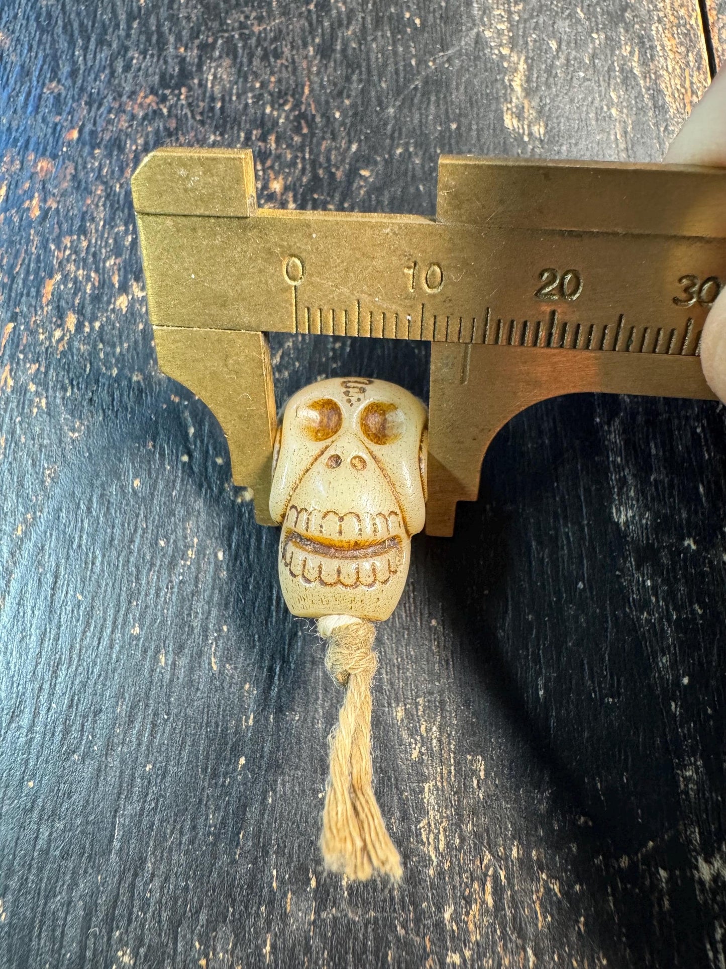 Hand Carved Yak Bone Citipati Skull Guru Bead – Tibetan Style Mala Center Bead, Three Hole Guru Bead, Meditation Jewelry Supply, Memento Mor
