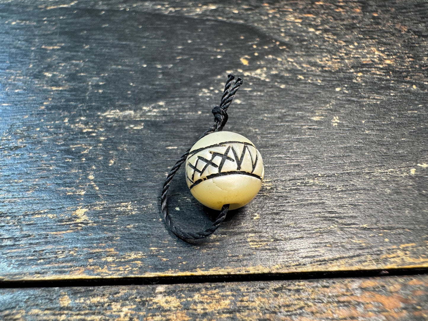 Hand Carved Shell Mountain Pattern Bead • Tibetan Style Guru Bead • Himalayan Mala Spacer • Handmade Shell Jewelry Supply • DIY Bracelet Nec