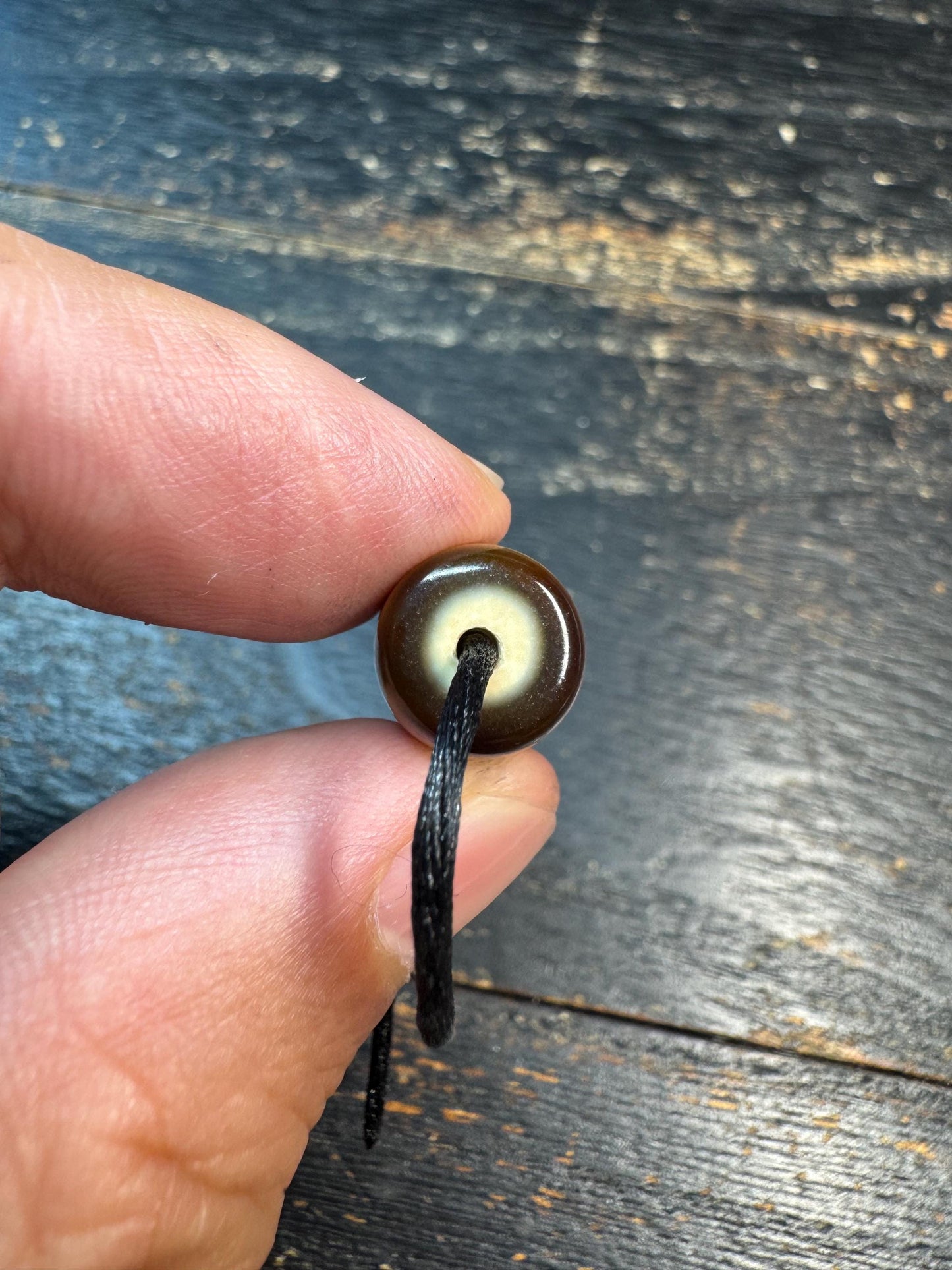 Tibetan Agate “Nobleman” Dzi Bead Pendant – Protection & Good Fortune Amulet – Natural Agate Tibetan Necklace