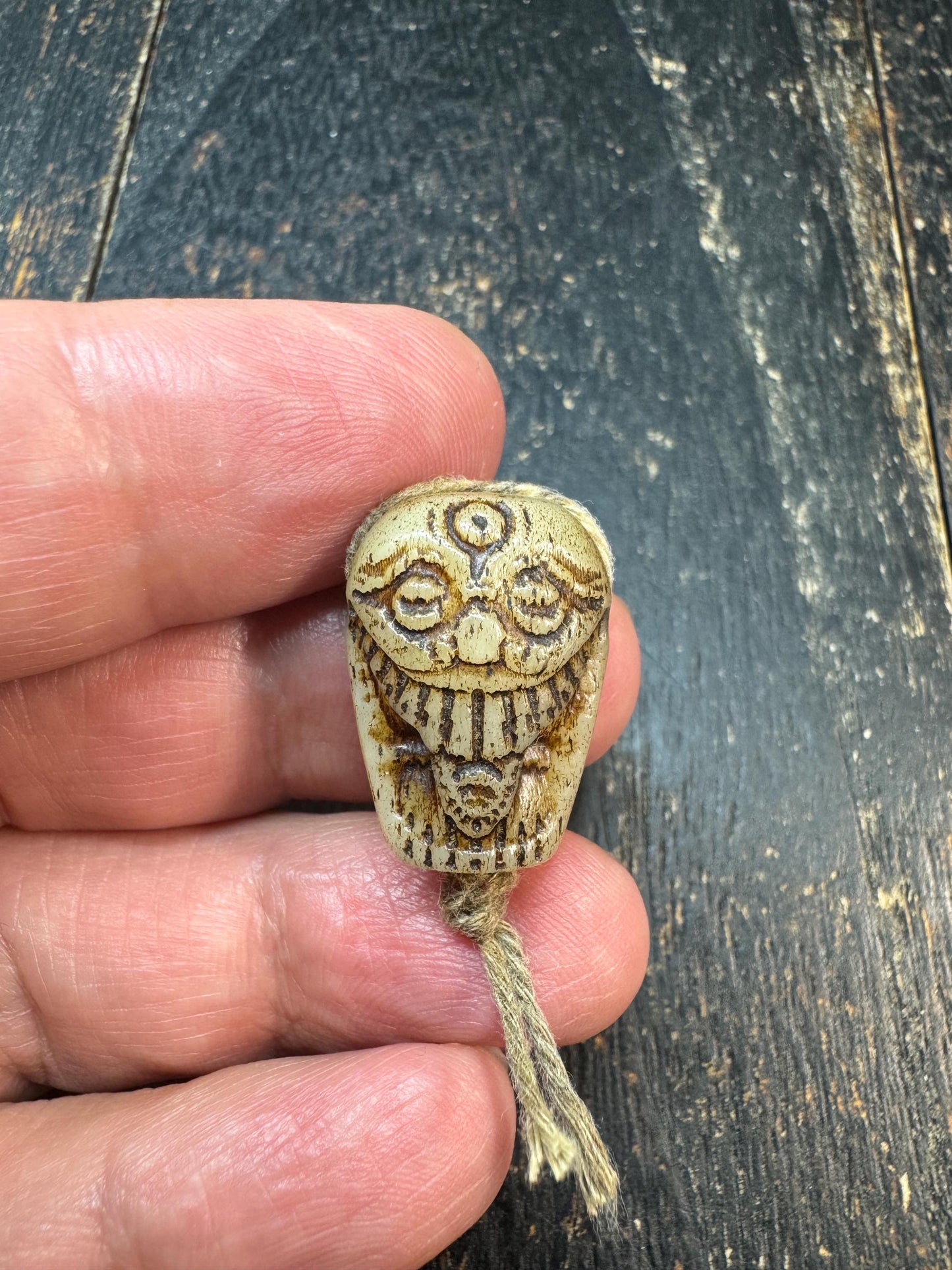 Hand-Carved Yak Bone Citipati Skull Bead – Tibetan Buddhist Protector Charm, Carved Bone Guru Bead for Mala, Jewelry Making Supply, Spiritua