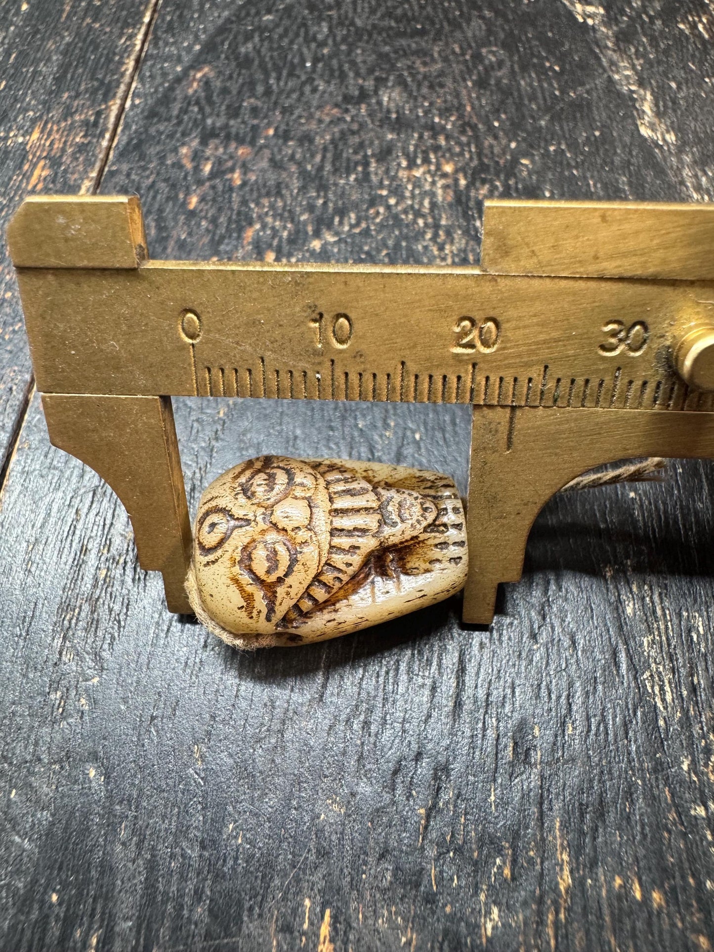 Hand-Carved Yak Bone Citipati Skull Bead – Tibetan Buddhist Protector Charm, Carved Bone Guru Bead for Mala, Jewelry Making Supply, Spiritua