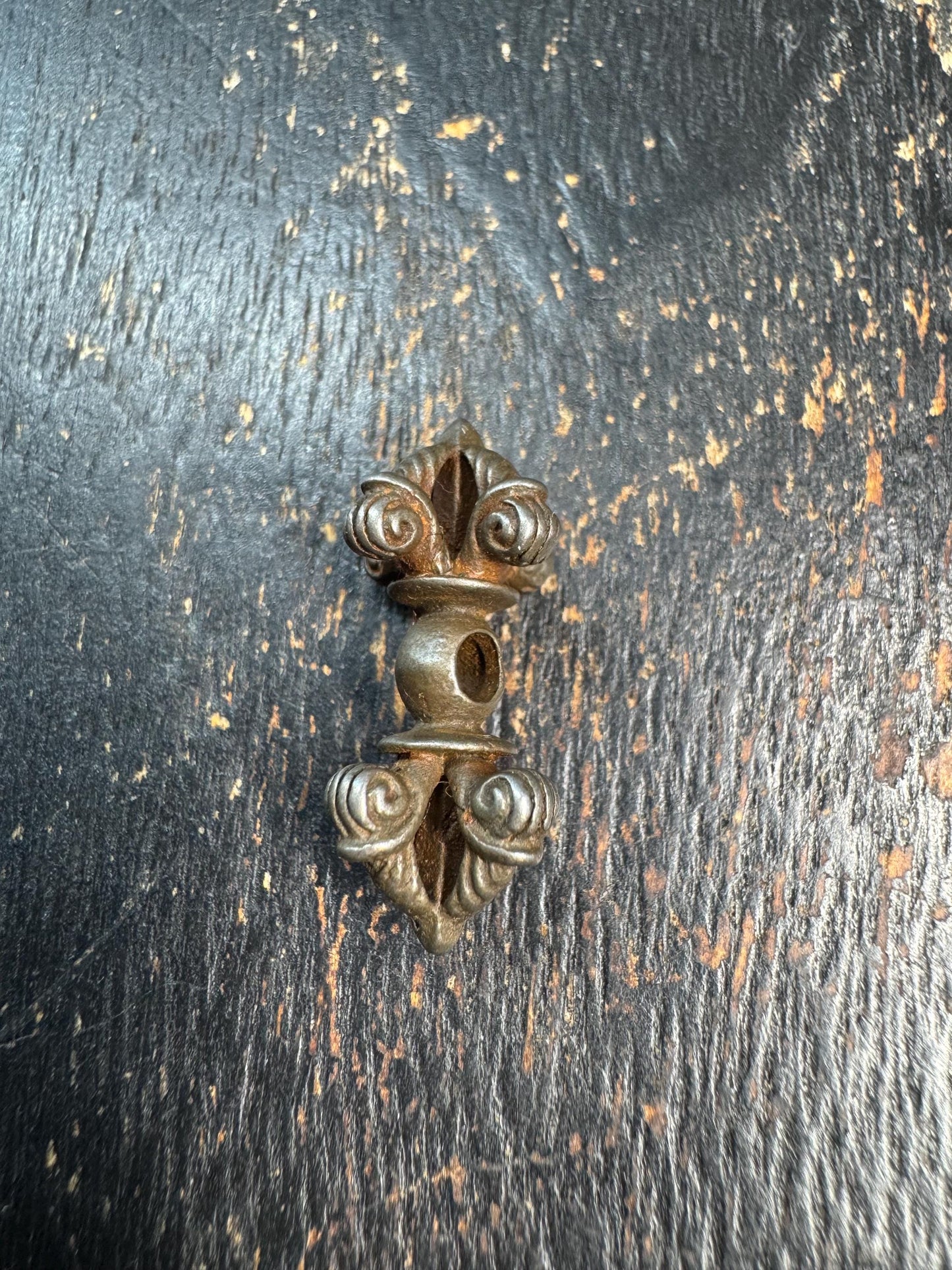Vintage Thokcha Iron Vajra Bead Pendant • Himalayan Dorje Spacer Bead • Antique Tibetan Ritual Iron Amulet • Mala Guru Bead Supply(H702)