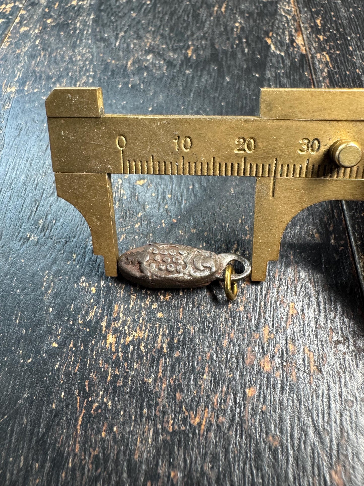 Tibetan Thokcha Iron Scorpion Pendant | Guru Rinpoche Amulet Charm, Ethnic Side Pendant, Buddhist Talisman Jewelry Supply(H701)