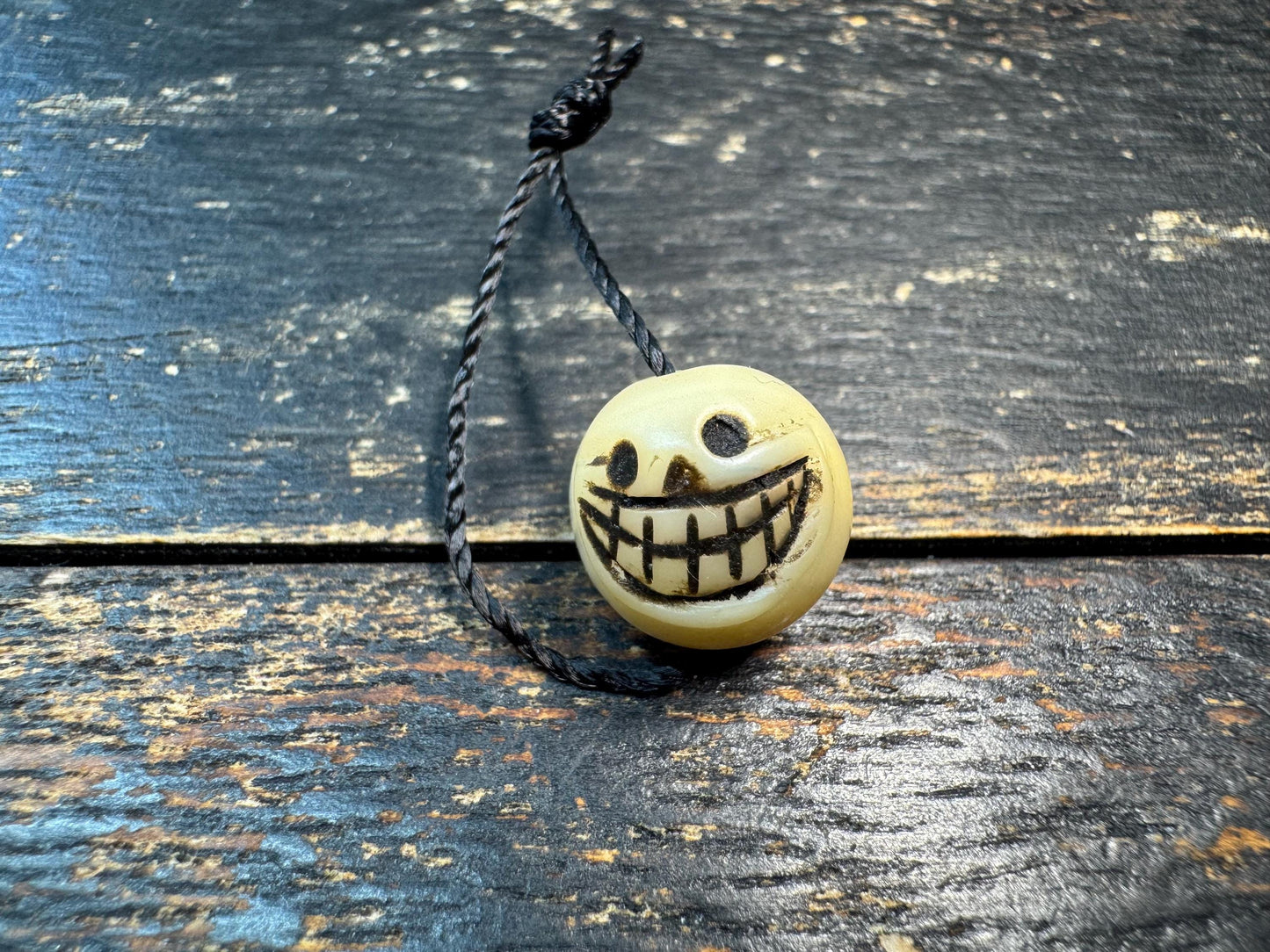 Vintage Hand Carved Shell Skull Bead • Smiling Skull Spacer Bead • Gothic Jewelry Supply • Handmade Mala Accent Bead • DIY Bracelet & Neckla