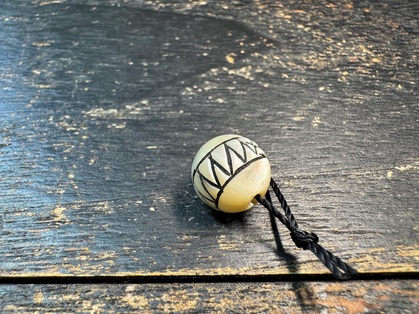 Hand Carved Shell Mountain Pattern Bead • Tibetan Style Guru Bead • Himalayan Mala Spacer • Handmade Shell Jewelry Supply • DIY Bracelet Nec