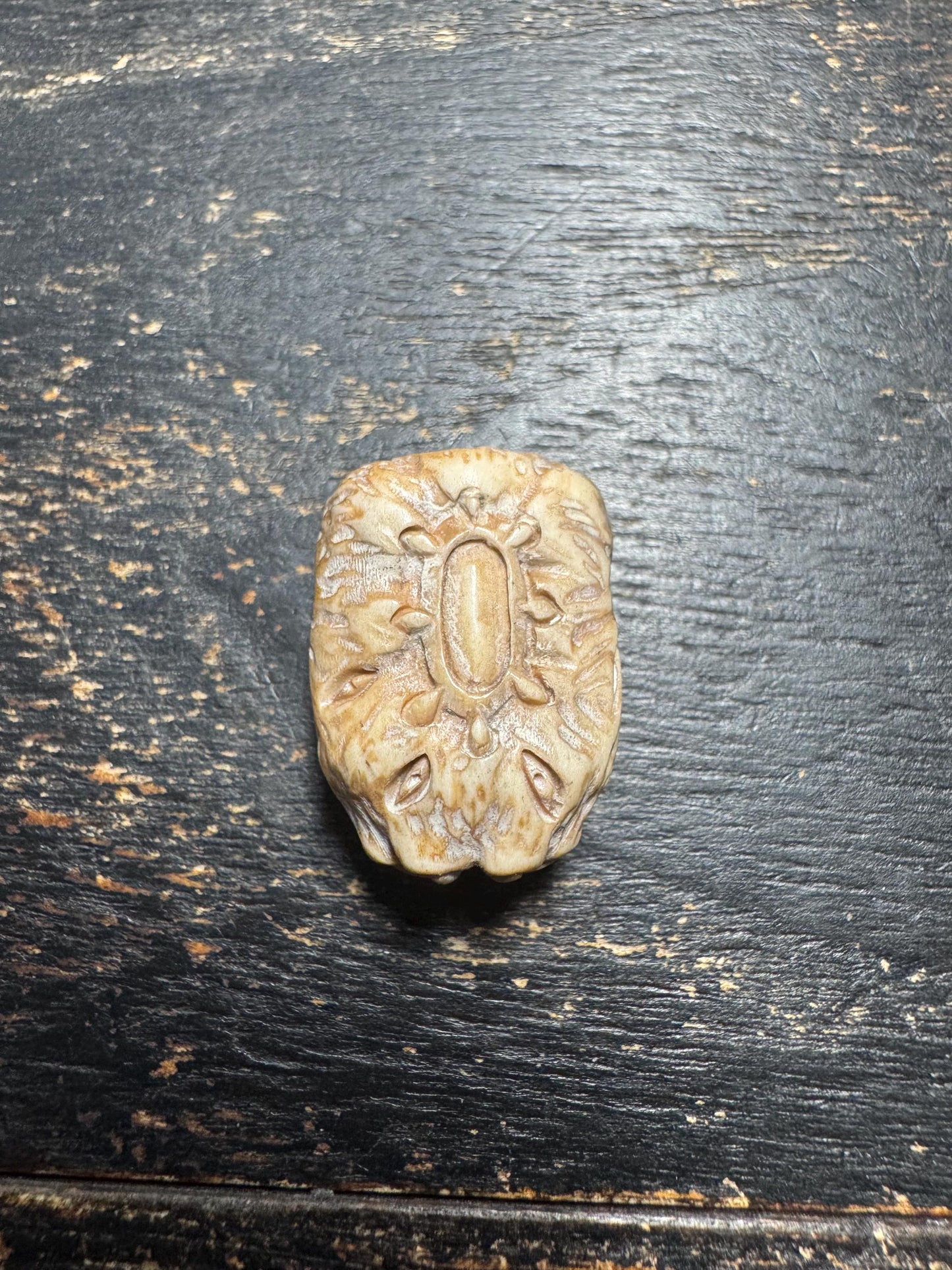 Hand-Carved Tibetan Deer Antler Amulet – TonSip Ritual Pendant, Classic Khro Bo Protective Charm, Ethnic Buddhist Talisman(H752)