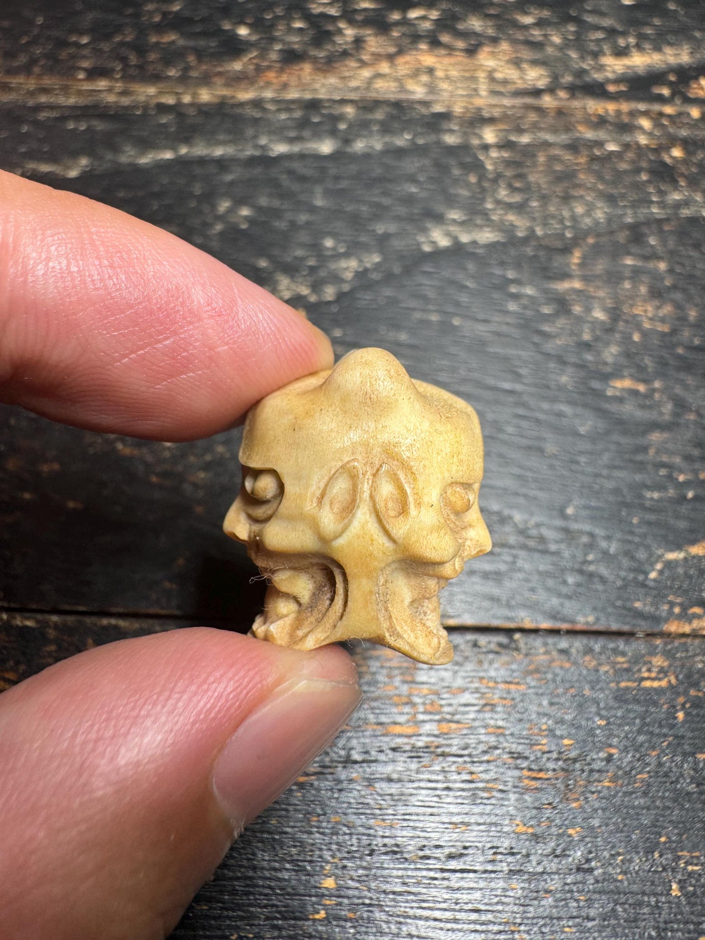 Vintage Hand Carved Deer Antler Skull Guru Bead, Multi Face Carved Spacer Bead, Tibetan Style Mala Center Bead, Prayer Bead DIY Jewelry(H753