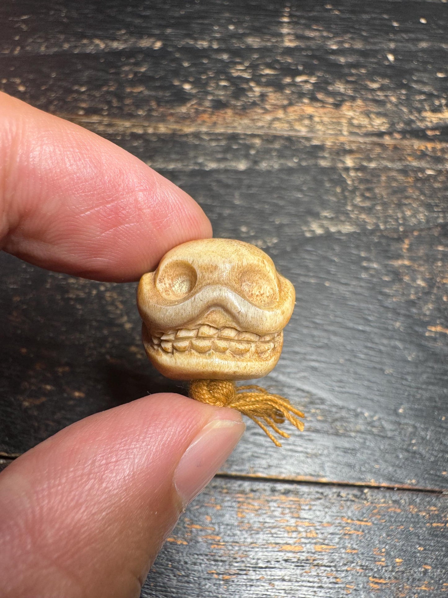 Vintage Hand Carved Deer Antler Skull Guru Bead, Tibetan Style Mala Center Bead with Tassel, Natural Antler Focal Bead, Meditation (H754)