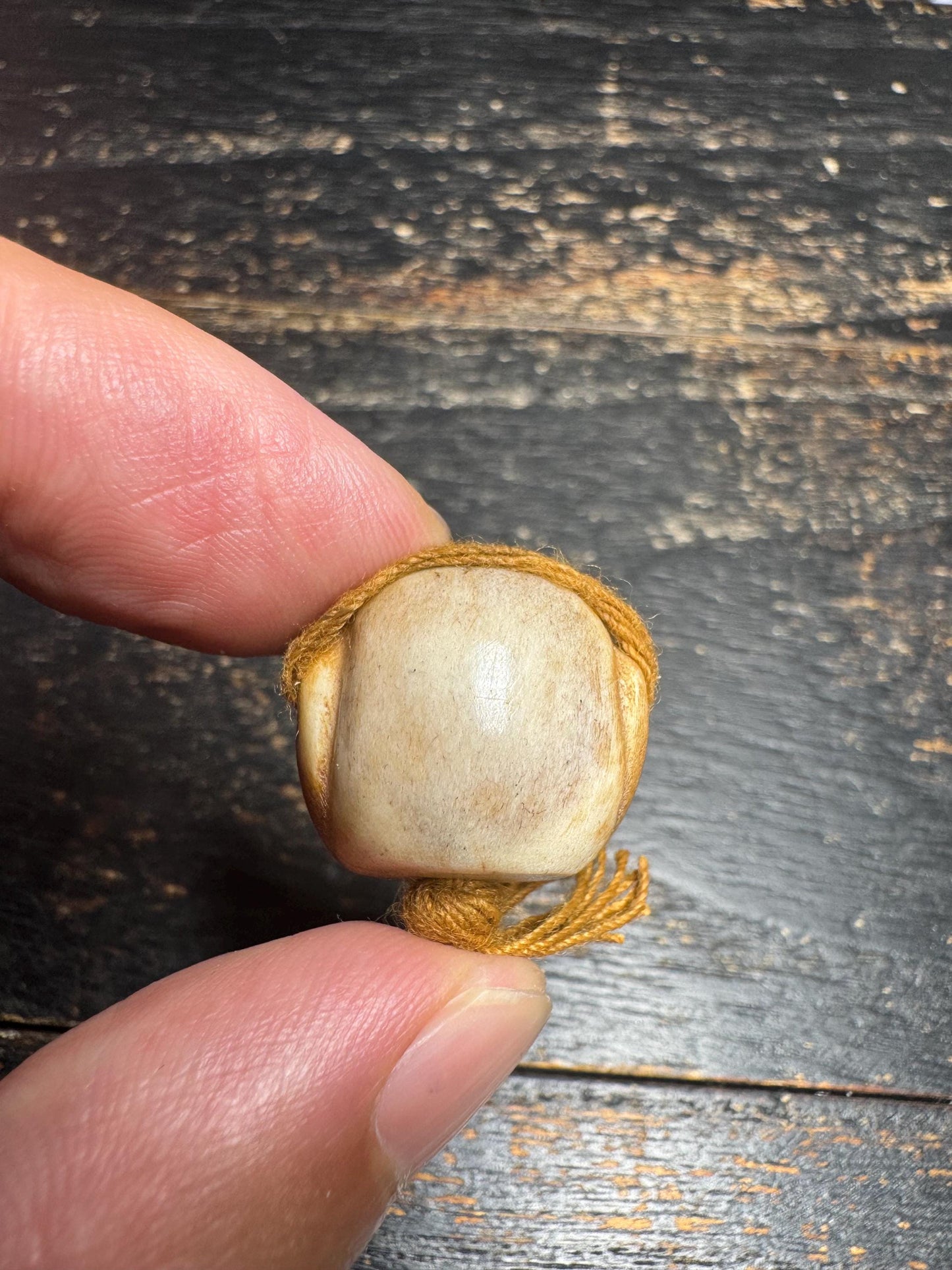 Vintage Hand Carved Deer Antler Skull Guru Bead, Tibetan Style Mala Center Bead with Tassel, Natural Antler Focal Bead, Meditation (H754)