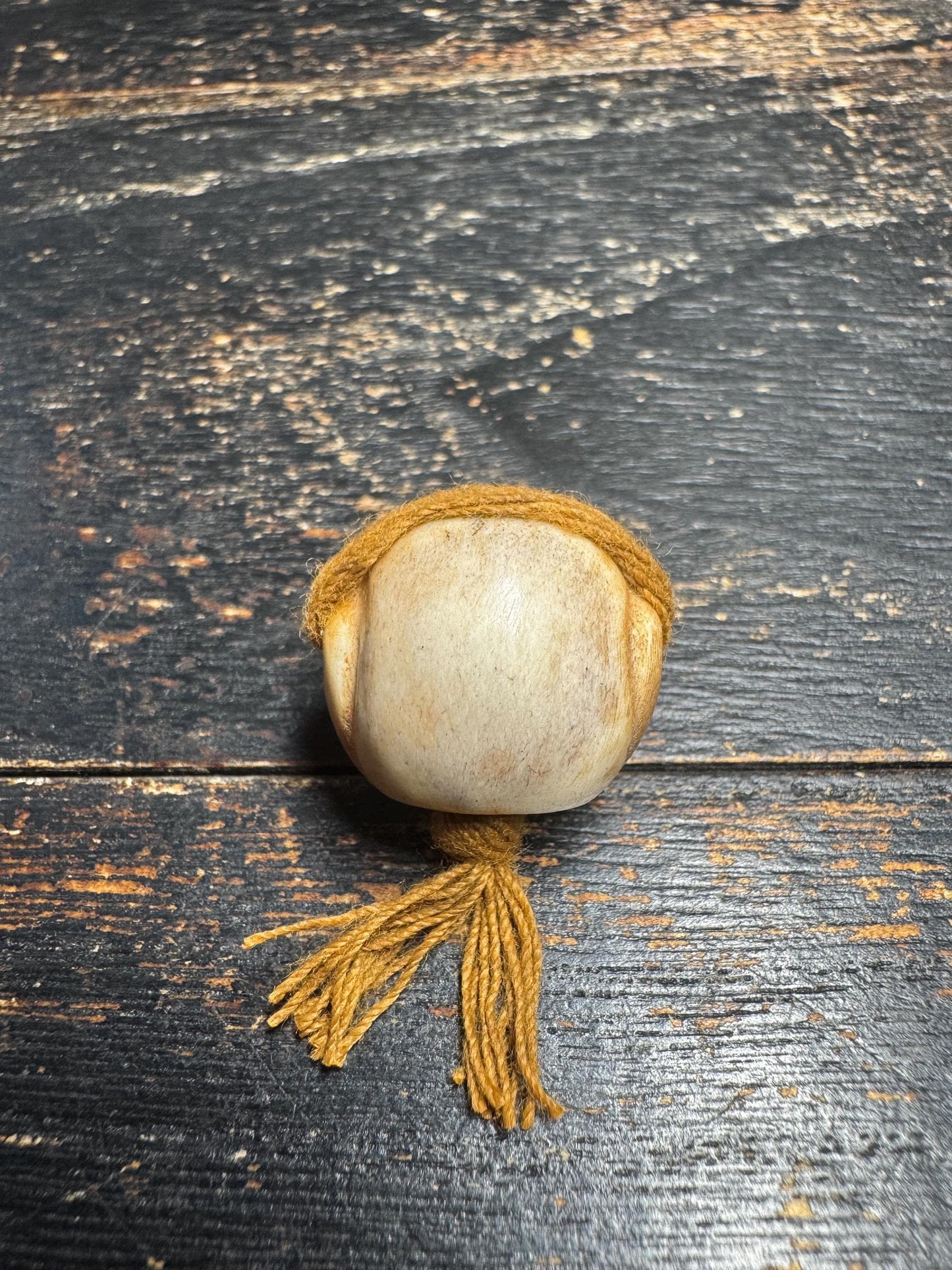 Vintage Hand Carved Deer Antler Skull Guru Bead, Tibetan Style Mala Center Bead with Tassel, Natural Antler Focal Bead, Meditation (H754)