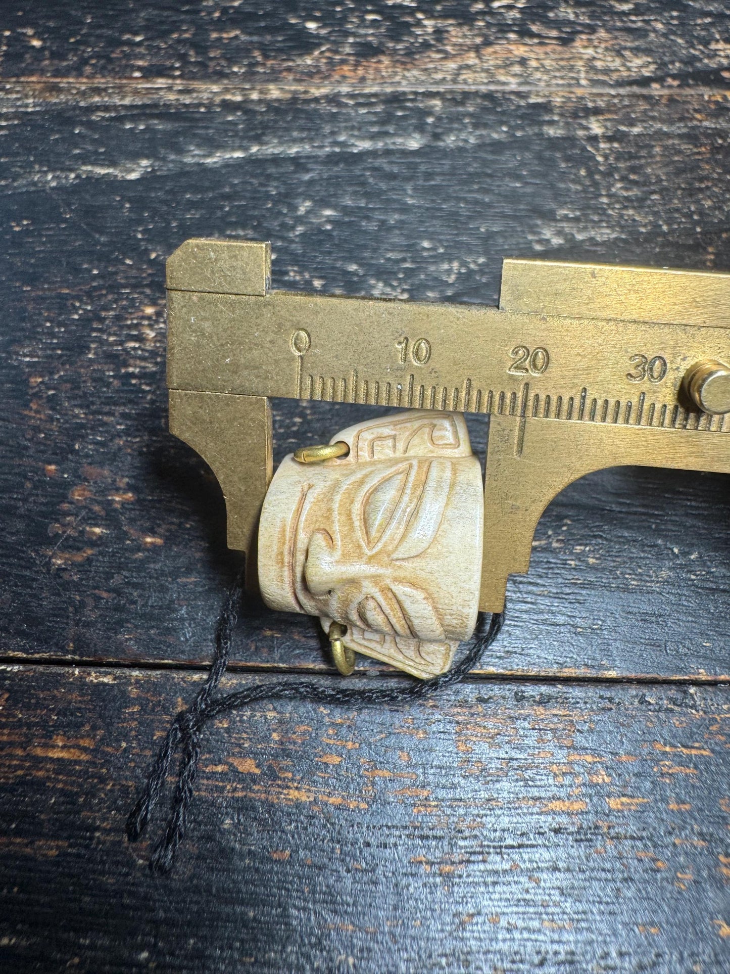 Vintage Hand Carved Deer Antler Tribal Face Guru Bead, Ethnic Mask Mala Center Bead, Himalayan Style Prayer Bead, Natural Antler Jewel(H755)