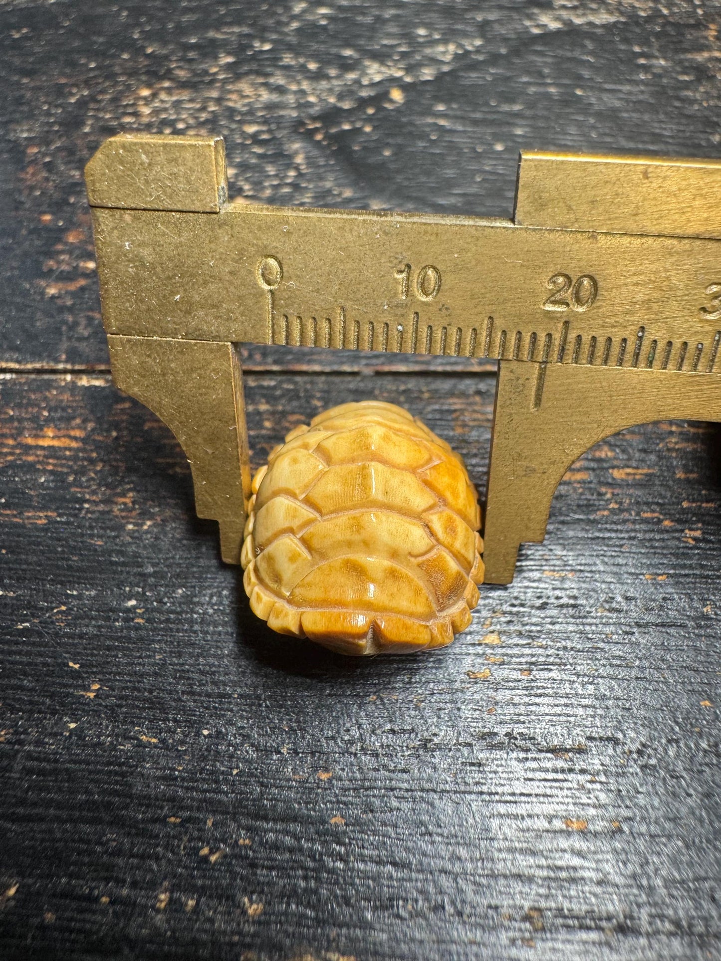 Vintage Hand Carved Deer Antler Turtle Guru Bead, Tibetan Style Mala Center Bead, Natural Antler Focal Bead, Meditation Prayer Jewelry(H756)