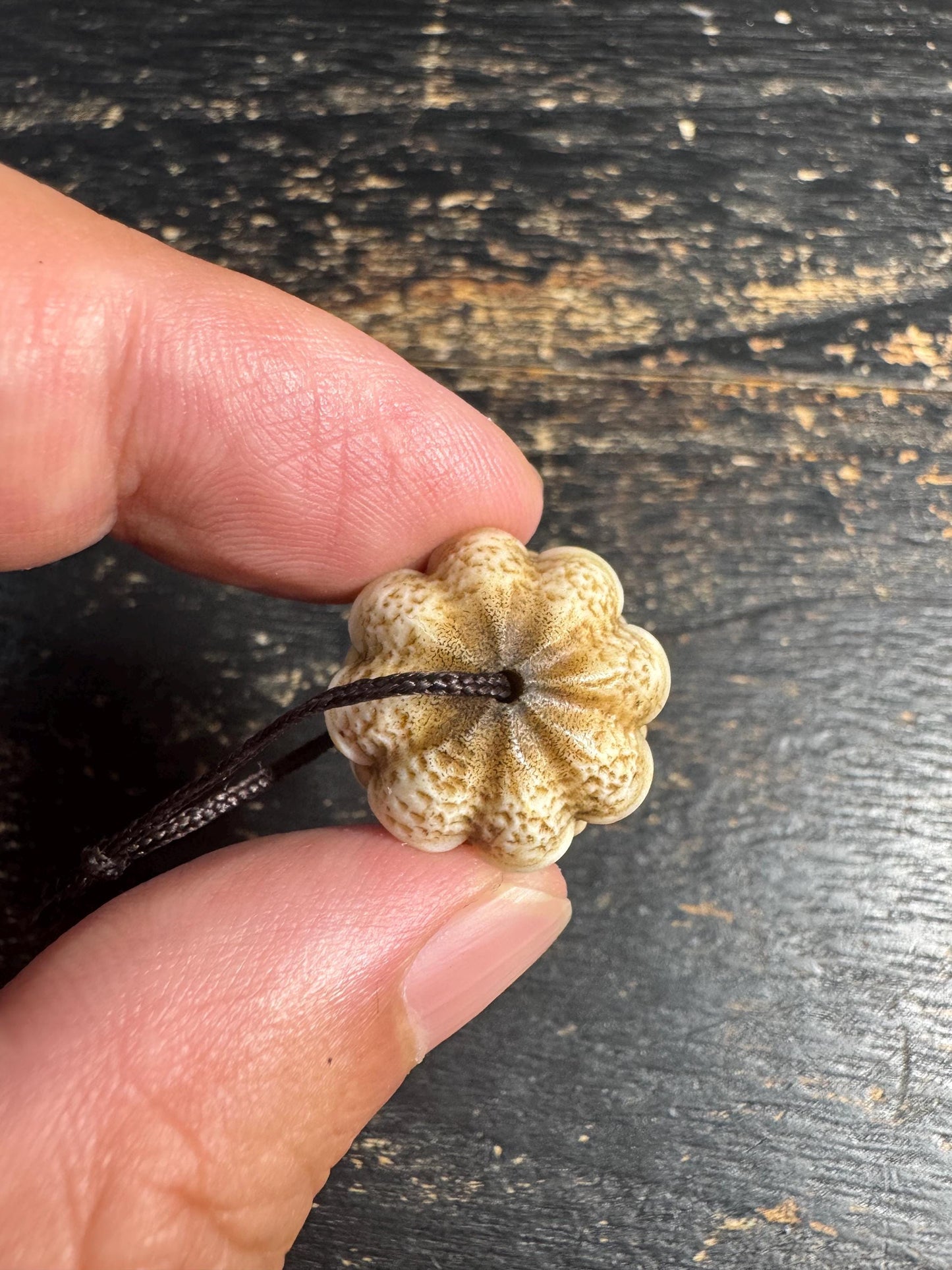 Hand Carved Deer Antler Beast Mouth Bead(Large)– Open Jaw Protective Amulet – Fierce Totem Guru Bead for Mala / Pendant(H753)