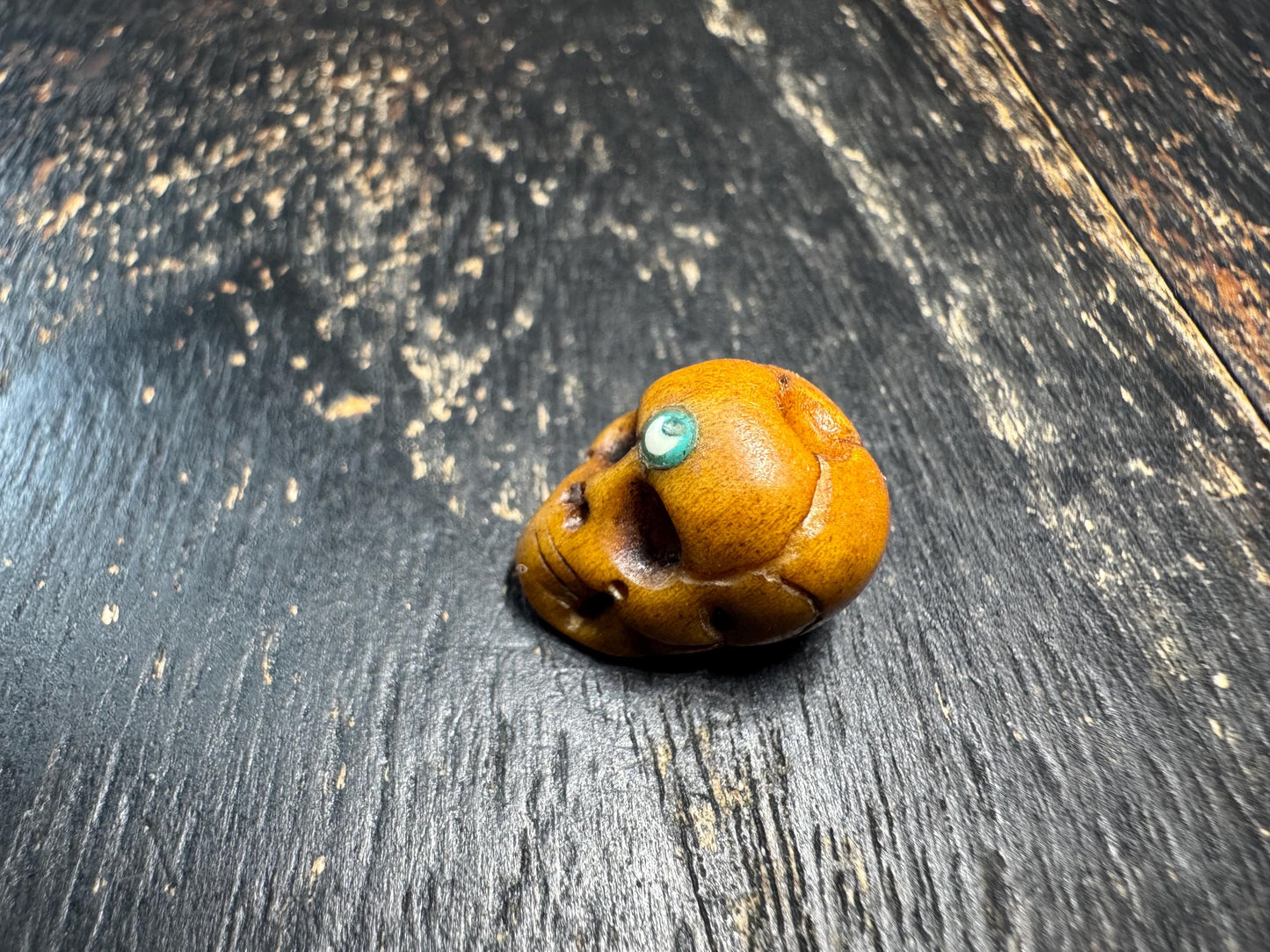 Hand Carved Deer Antler Citipati Skull Guru Bead with Turquoise Inlay – Tibetan Charnel Ground Skull Mala Center Bead,Prayer Bead(H763)