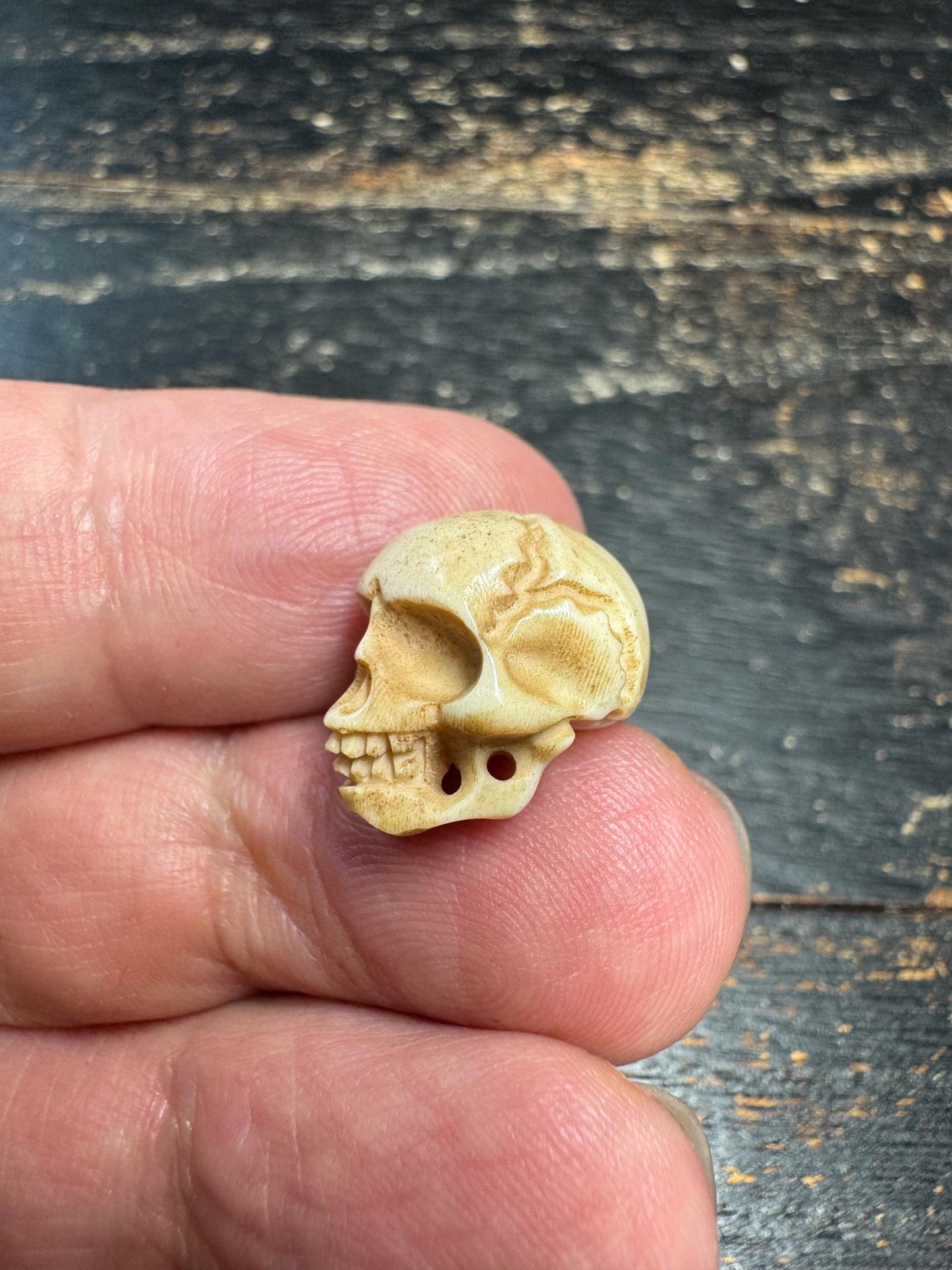 Hand Carved Deer Antler Citipati Skull Guru Bead – Tibetan Charnel Ground Skull Mala Center Bead, Carved Antler Pendant for Buddhist(H764)