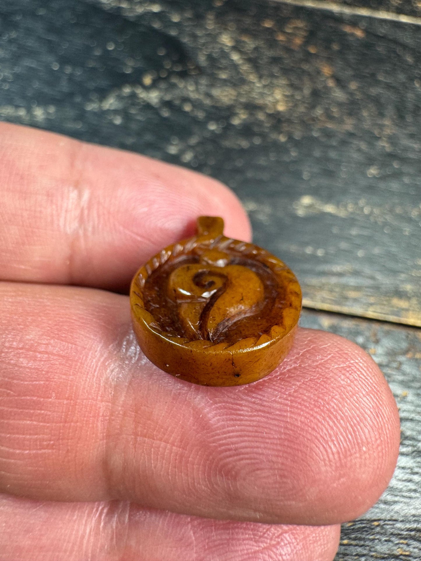 Hand Carved Yak Bone Conch Shell & OM Pendant, Tibetan Buddhist Amulet, Sacred Mala Charm, Himalayan Necklace Pendant(H772)