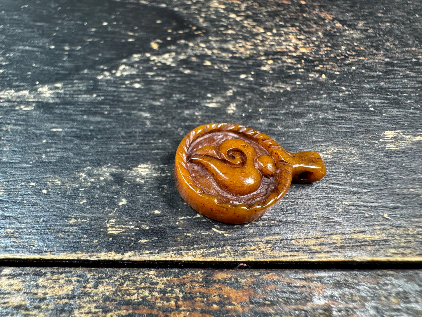 Hand Carved Yak Bone Conch Shell & OM Pendant, Tibetan Buddhist Amulet, Sacred Mala Charm, Himalayan Necklace Pendant(H772)