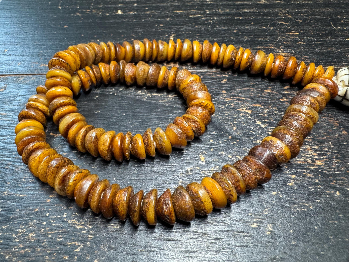 Antique Tibetan Yak Bone Mala Necklace – 108 Beads | Vintage Disc-Shaped Prayer Beads | Hand-Strung Buddhist Meditation Mala 16inches(H773)