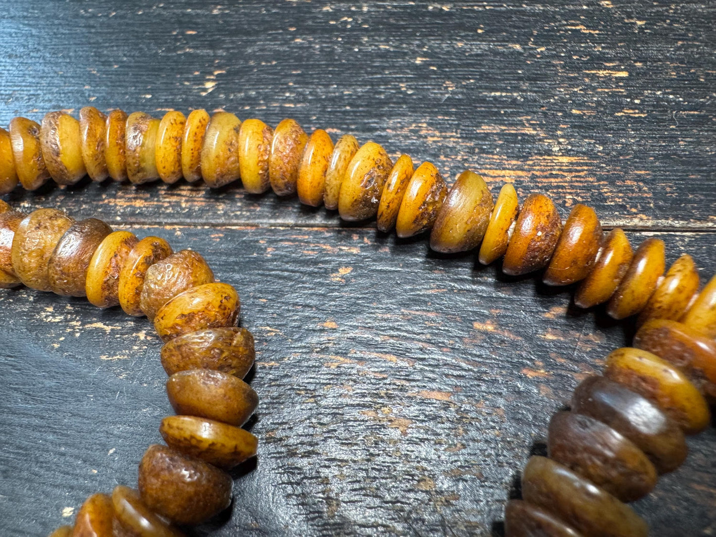Antique Tibetan Yak Bone Mala Necklace – 108 Beads | Vintage Disc-Shaped Prayer Beads | Hand-Strung Buddhist Meditation Mala 16inches(H773)