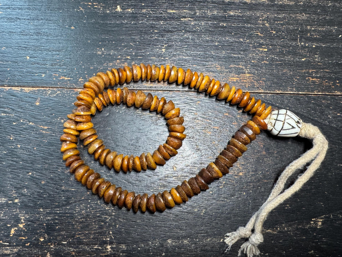 Antique Tibetan Yak Bone Mala Necklace – 108 Beads | Vintage Disc-Shaped Prayer Beads | Hand-Strung Buddhist Meditation Mala 16inches(H773)