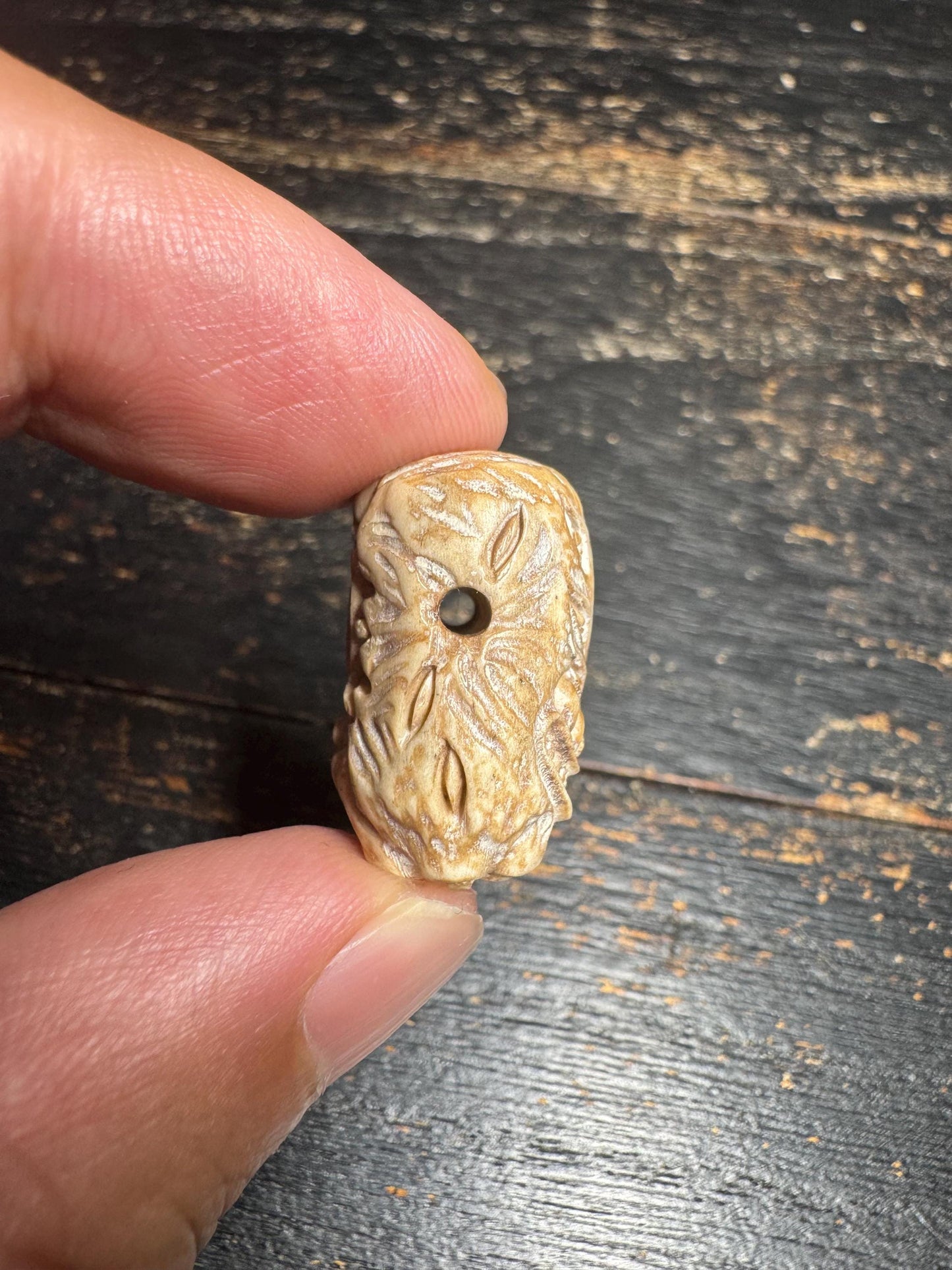 Hand-Carved Tibetan Deer Antler Amulet – TonSip Ritual Pendant, Classic Khro Bo Protective Charm, Ethnic Buddhist Talisman(H752)