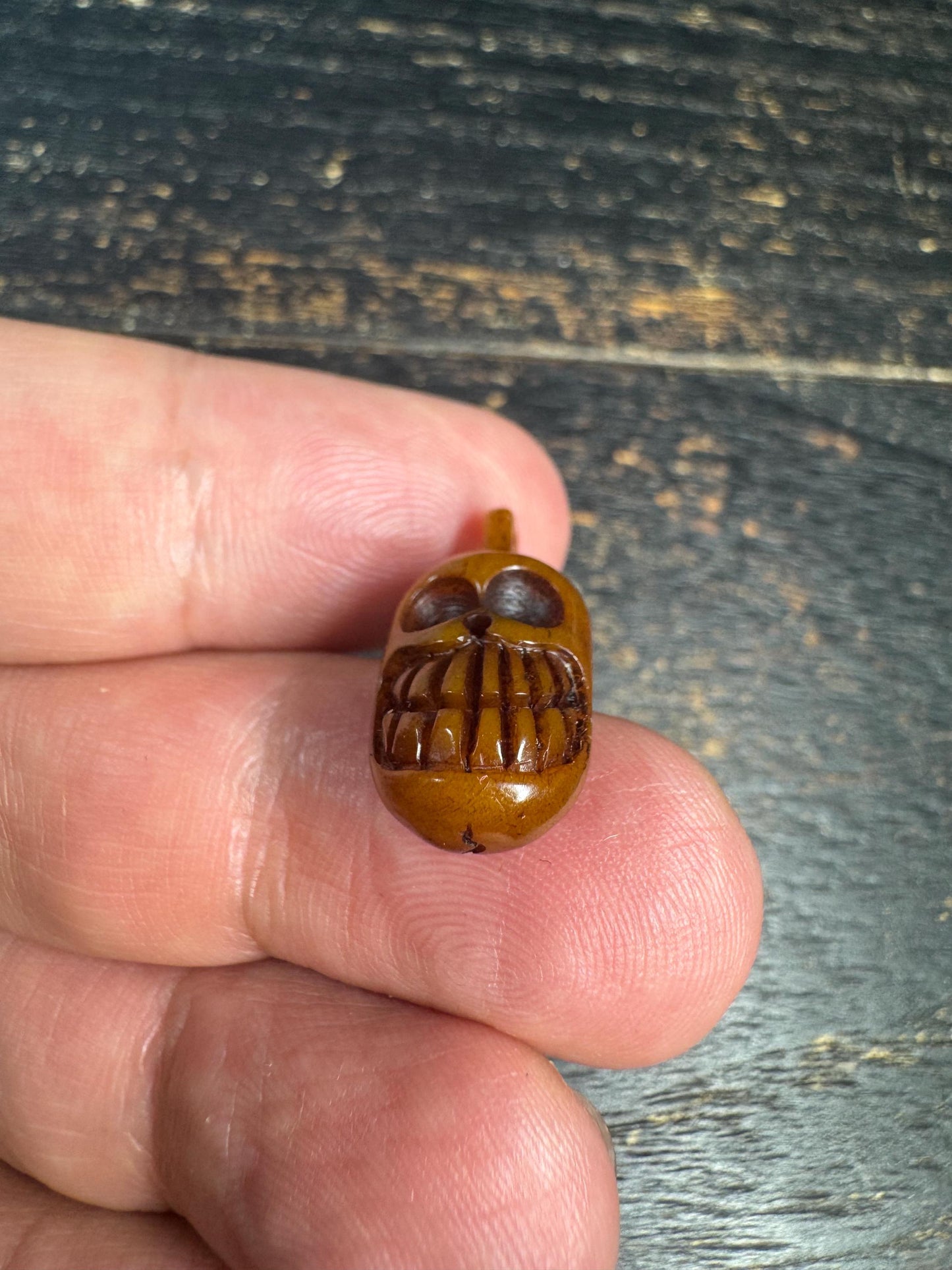 Hand Carved Bone Skull Pendant Tibetan Charnel Ground Amulet Gothic Buddhist Charmy(H770)