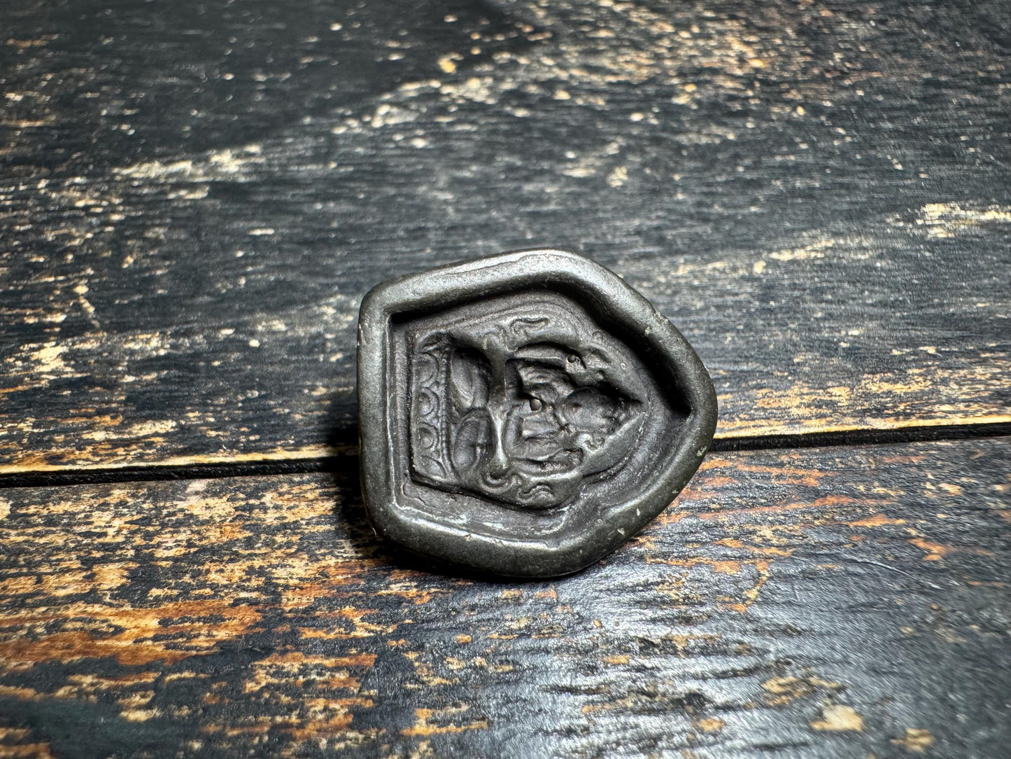 Old Tibetan Four-Armed Chenrezig Brass Tsa Tsa Pendant – Vintage Avalokiteshvara Buddhist Amulet, Sacred Compassion Deity Charm(H851)