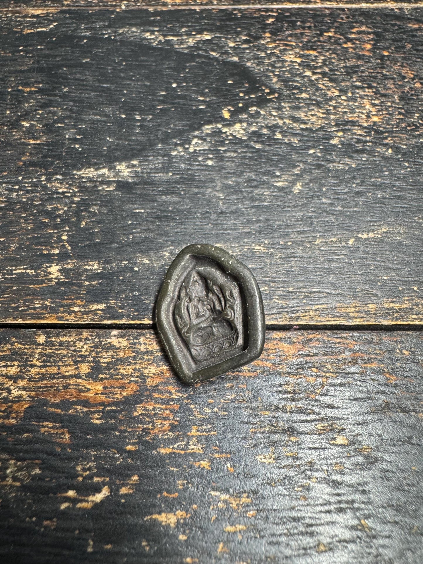 Old Tibetan Four-Armed Chenrezig Brass Tsa Tsa Pendant – Vintage Avalokiteshvara Buddhist Amulet, Sacred Compassion Deity Charm(H851)