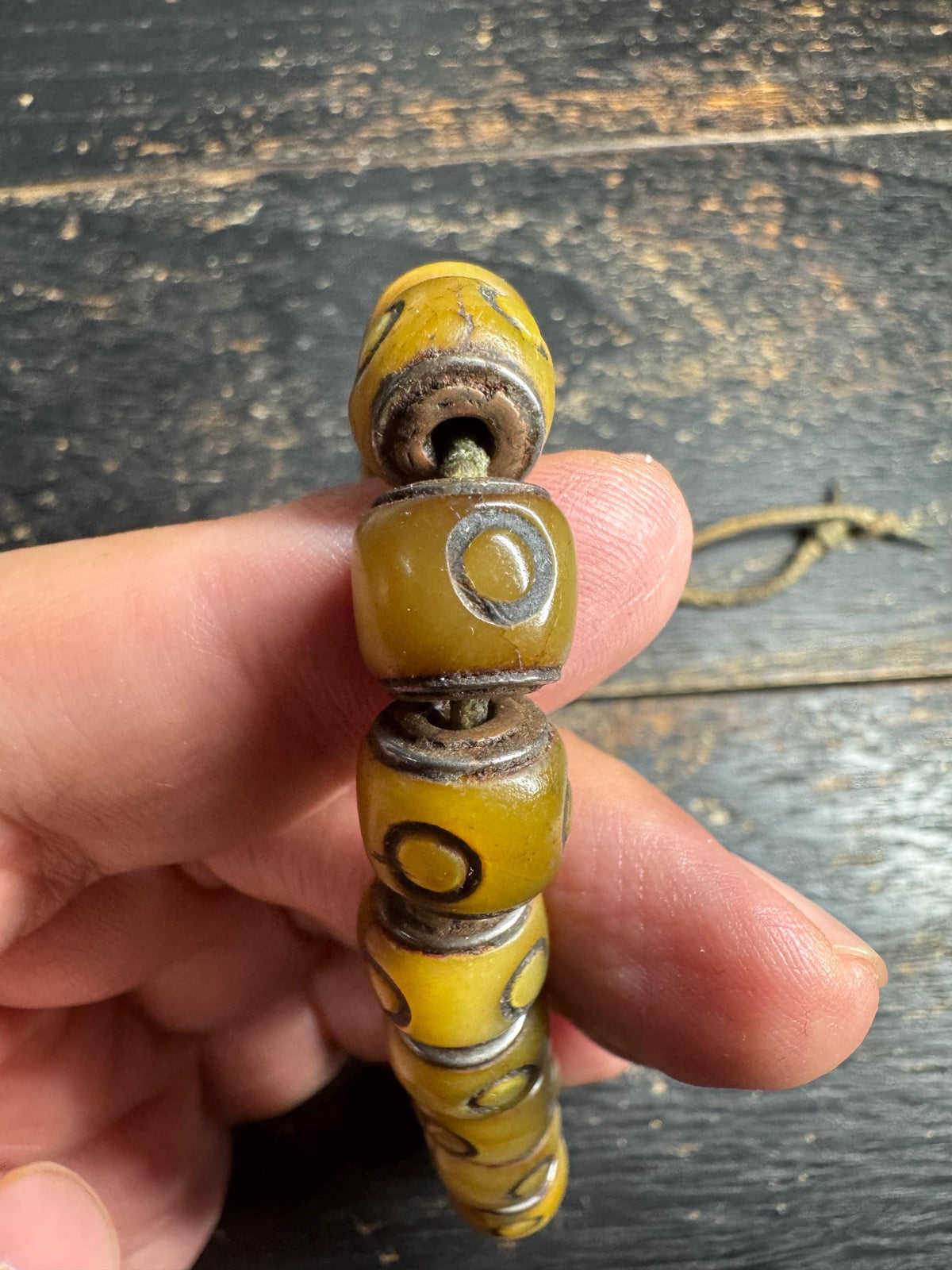 Vintage Style Yak Bone Bead Bracelet with Agate, Tibetan Circle Pattern Bone Beads, Himalayan Tribal Wrist Mala,Boho Spiritual Bracelet(H954