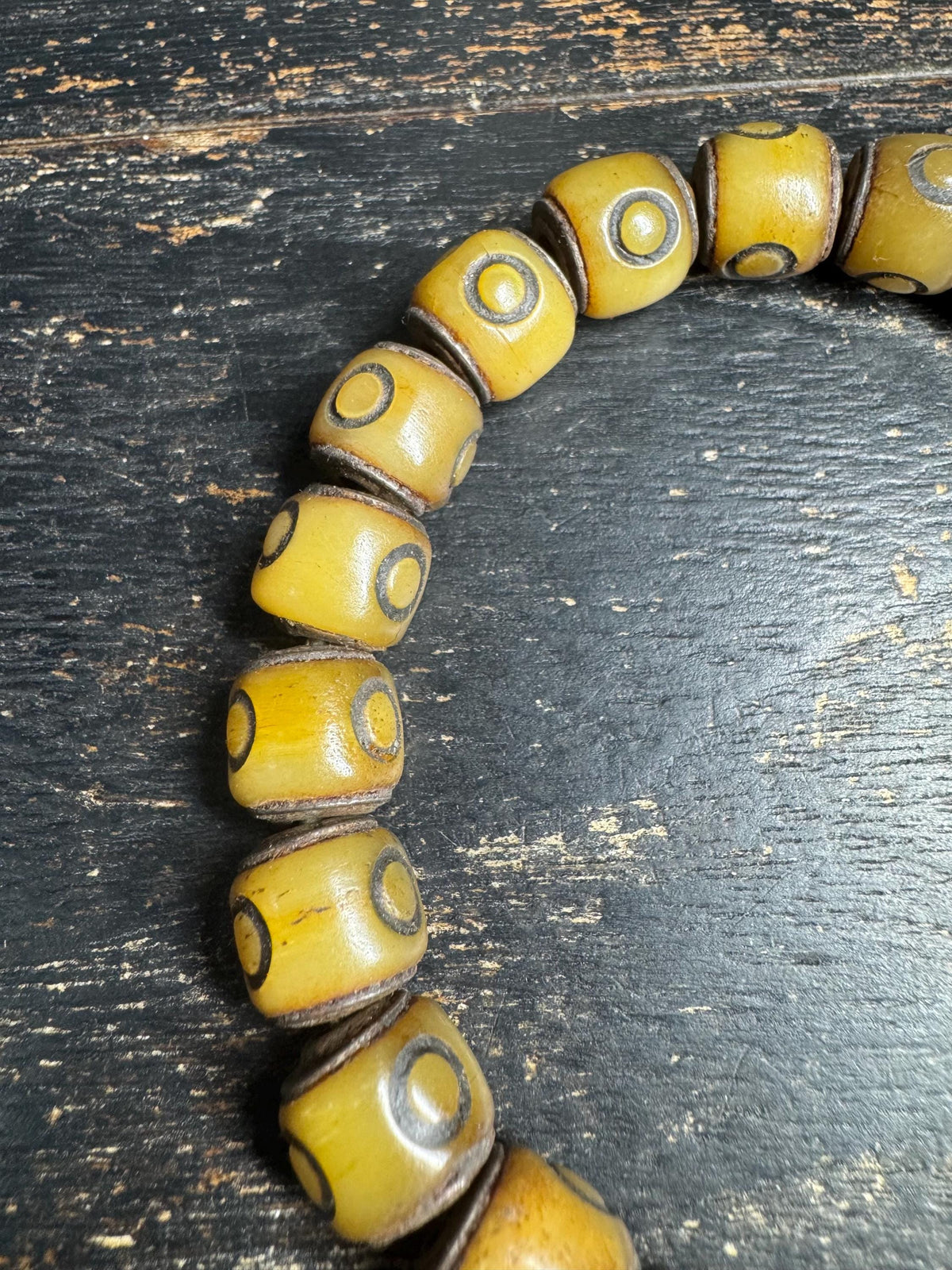 Vintage Style Yak Bone Bead Bracelet with Agate, Tibetan Circle Pattern Bone Beads, Himalayan Tribal Wrist Mala,Boho Spiritual Bracelet(H954